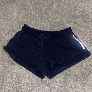 Lululemon hotty hot shorts 2.5